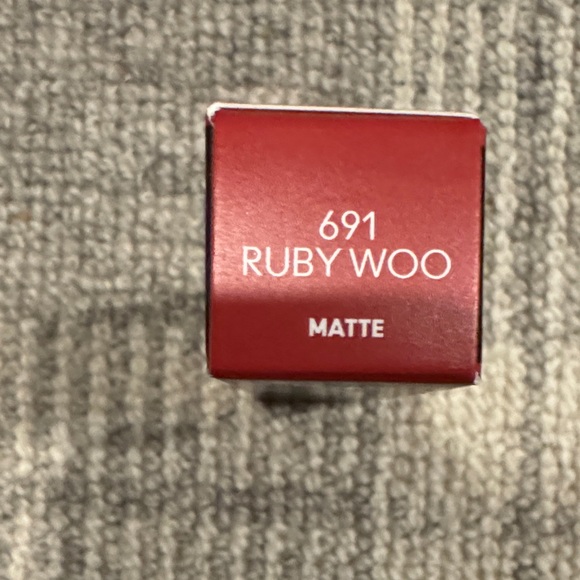 NIB MAC Matte Lipstick - ruby woo - Picture 5 of 5